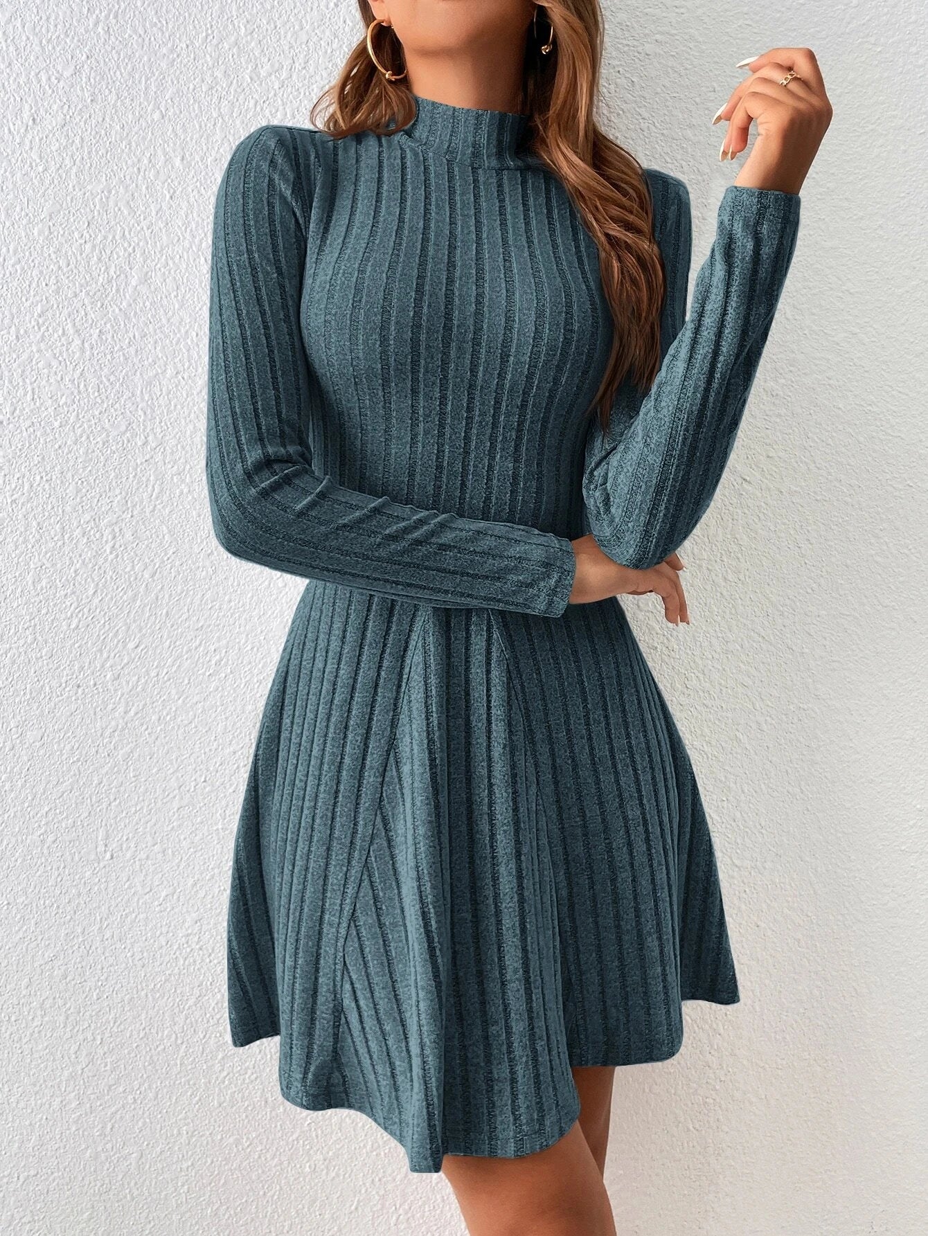 Mia Muse A-Lijn Jurk – Hoge Taille & Mock Neck