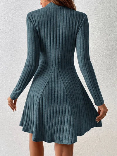 Mia Muse A-Lijn Jurk – Hoge Taille & Mock Neck