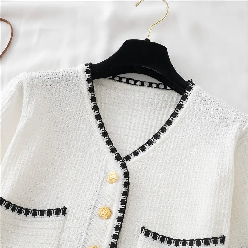 Elegante Korte Mouw V-Hals Top – Minimalistisch & Trendy
