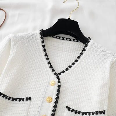 Elegante Korte Mouw V-Hals Top – Minimalistisch & Trendy