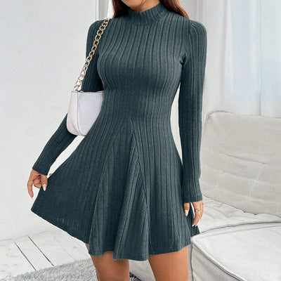 Mia Muse A-Lijn Jurk – Hoge Taille & Mock Neck