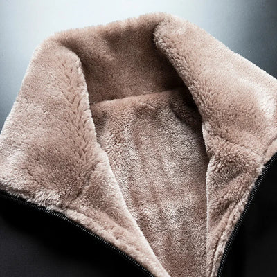 Stijlvolle heren winterjas kleur zwart kraag close-up