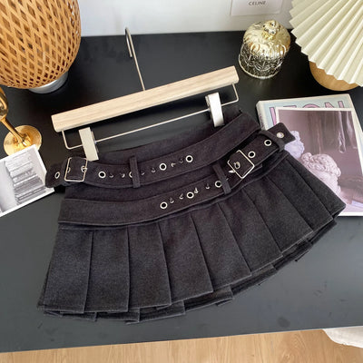 Trendy Minirok met Riem – Verleidelijk Retrodesign