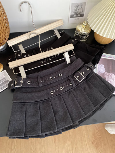 Trendy Minirok met Riem – Verleidelijk Retrodesign