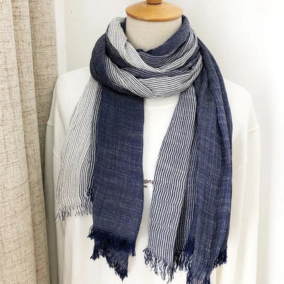 Stijlvolle wintersjaal kleur marineblauw